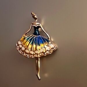BALLERINA Gemstone   Brooch Necklace Combo
